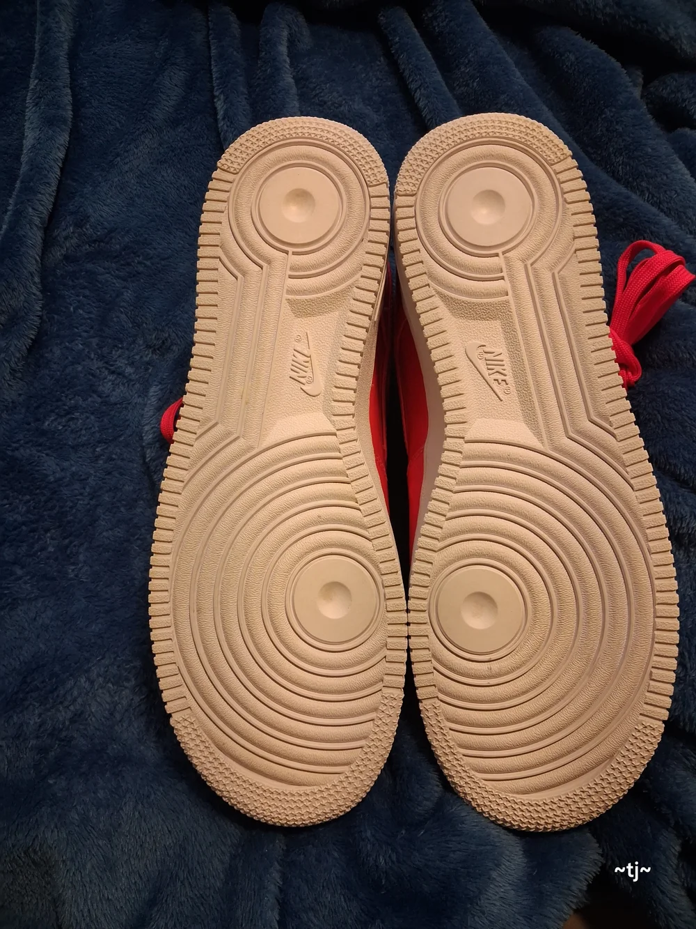 Nike Red Low-Top Sneakers 2018